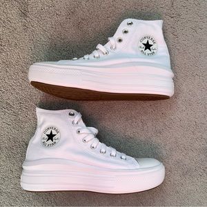 NWOT Converse Platform Sneakers